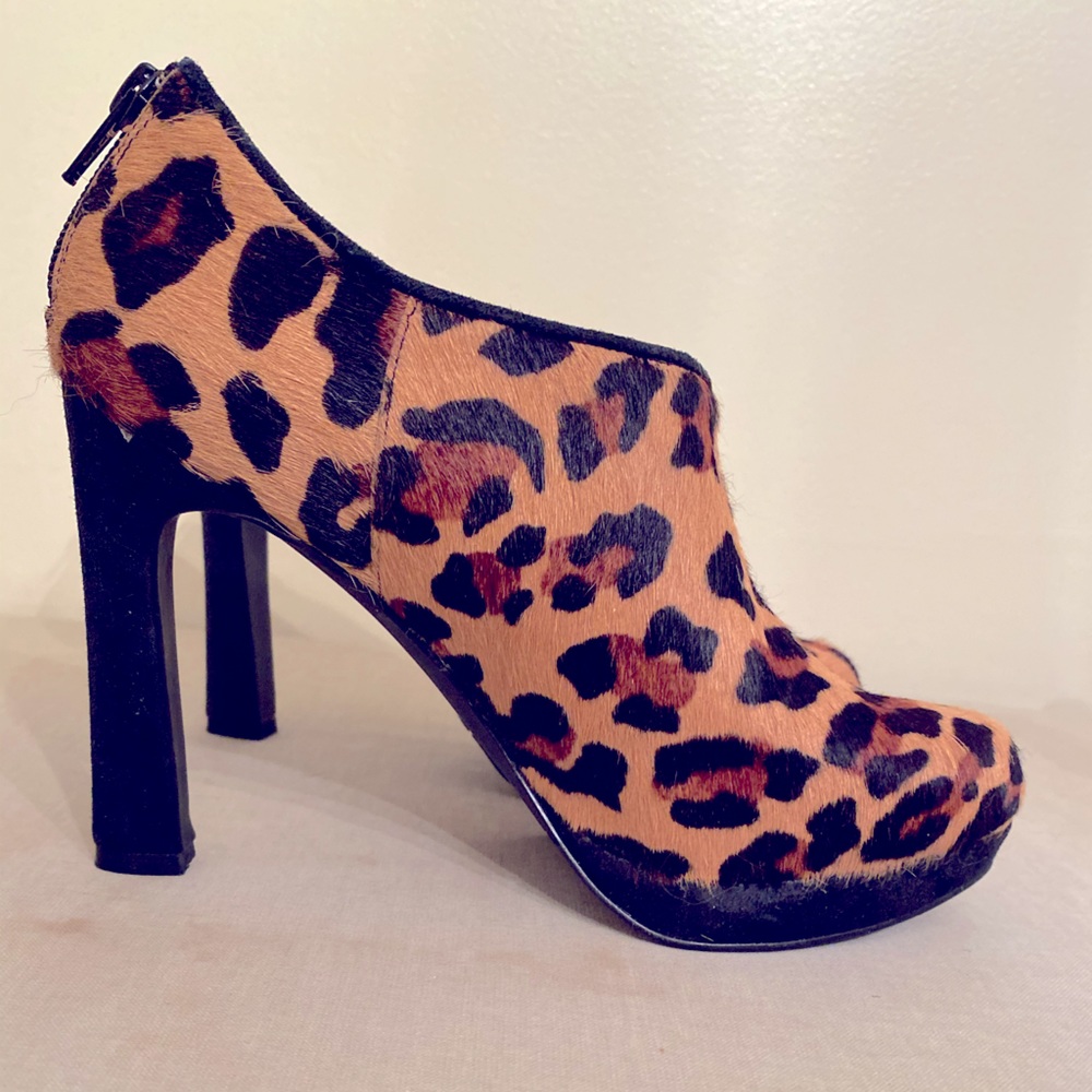 Audrey Brook Leopard booties size 7